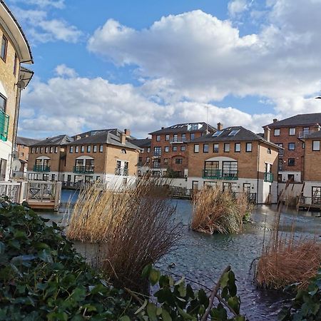 Riverside 1Br With Easy Transport 20Min To City Centre Londres Exterior foto