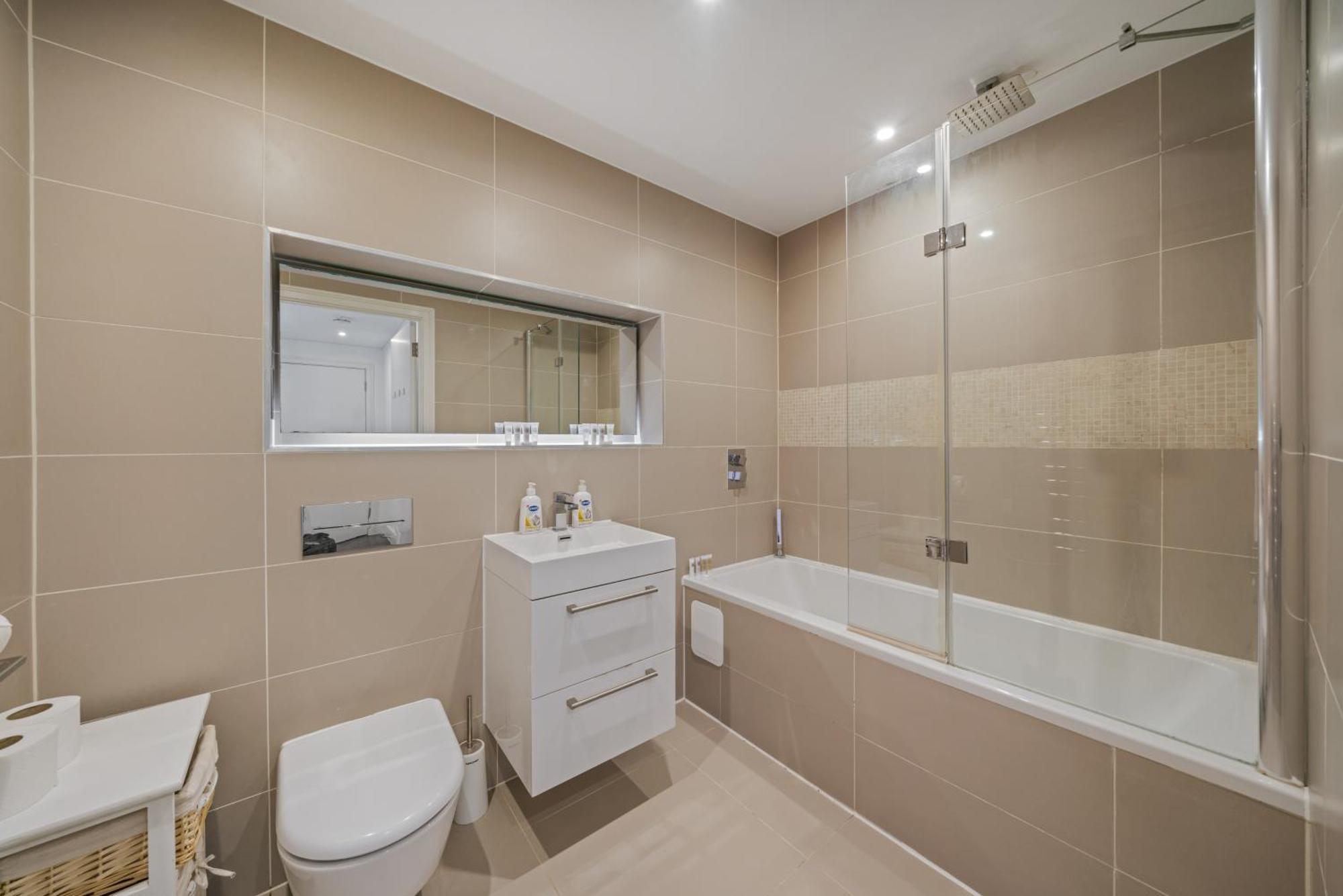 Riverside 1Br With Easy Transport 20Min To City Centre Londres Exterior foto