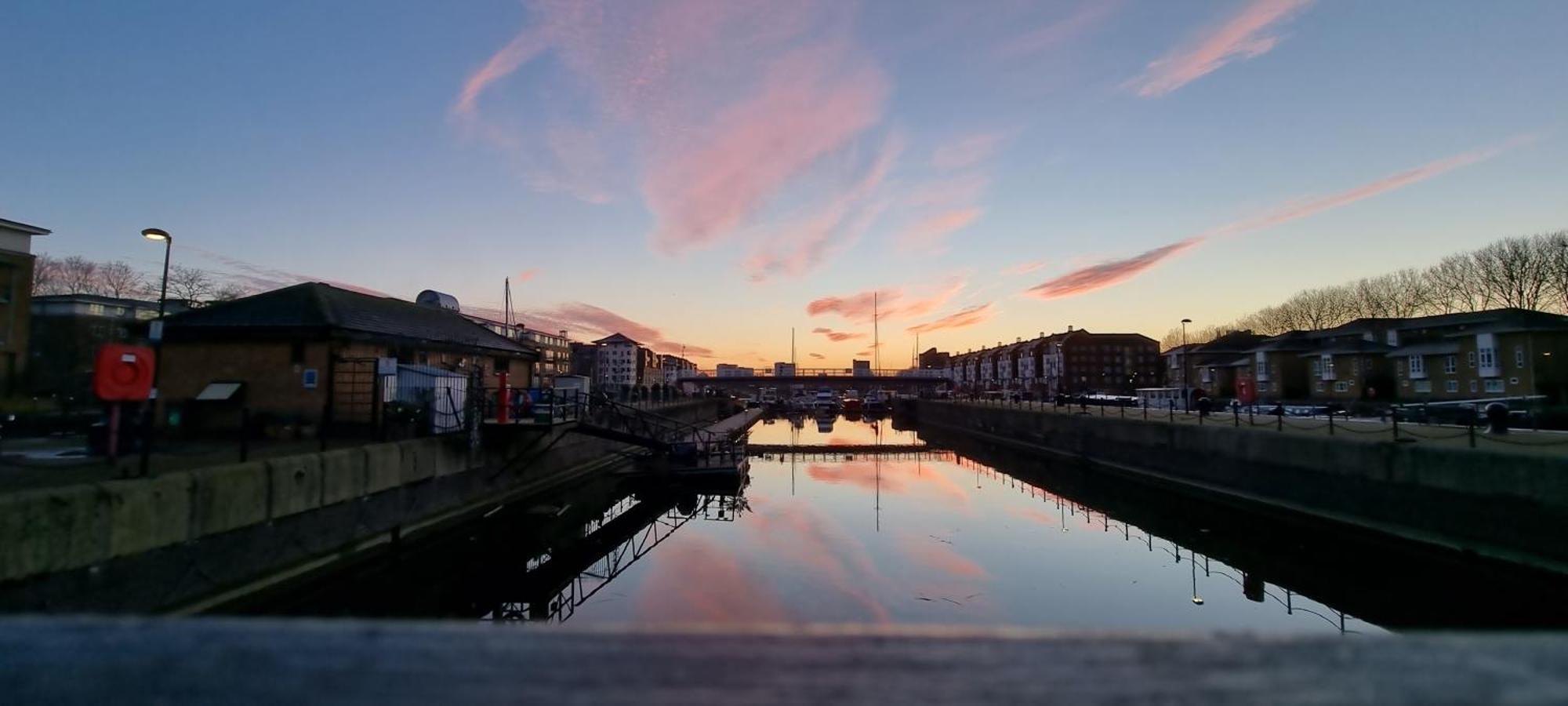 Riverside 1Br With Easy Transport 20Min To City Centre Londres Exterior foto